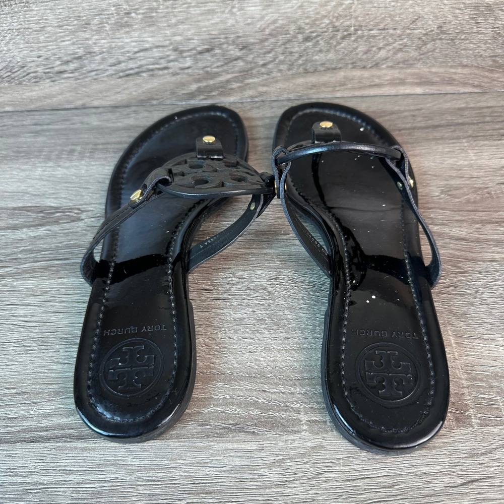 Tory Burch Miller Black Patent Leather Logo Thong Sandals Size 7 SN 500864 - Picture 5 of 9